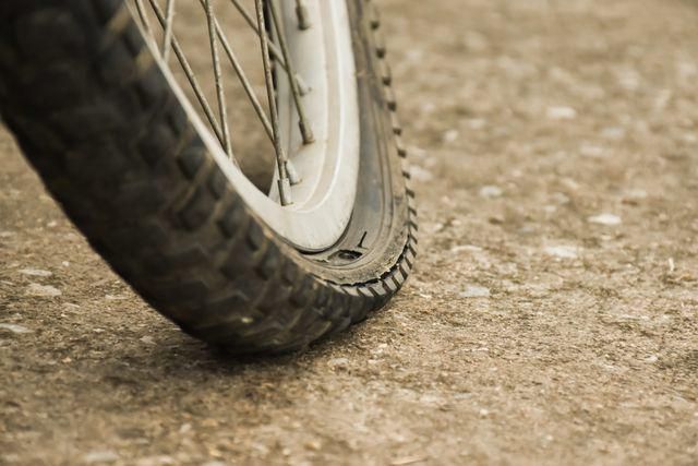Attachment for Masih Aman Ban Motor Berbenjol Digunakan?